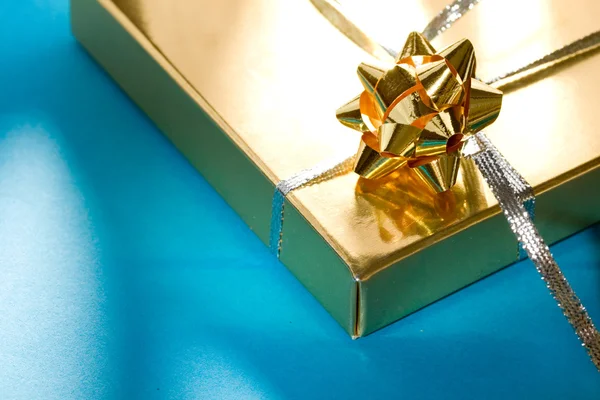 Decorated gift box — Stock Photo, Image
