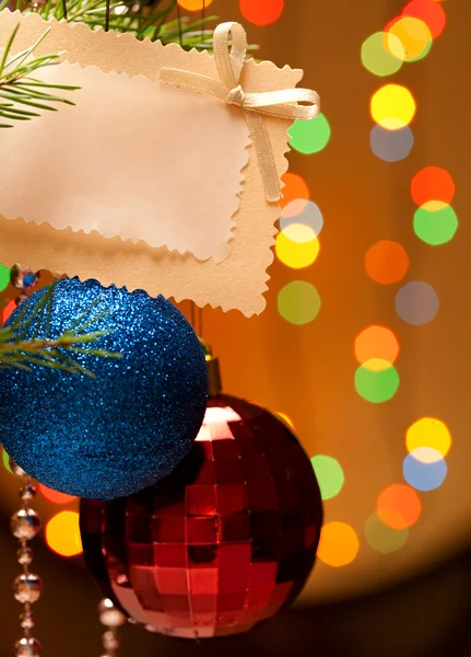 Decorações de árvore de Natal e cartão — Fotografia de Stock