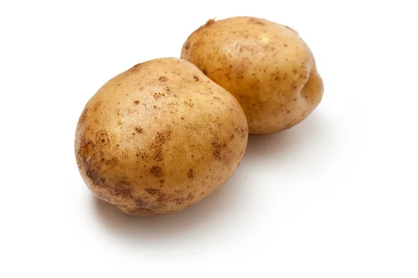 Aardappel op de witte achtergrond — Stockfoto