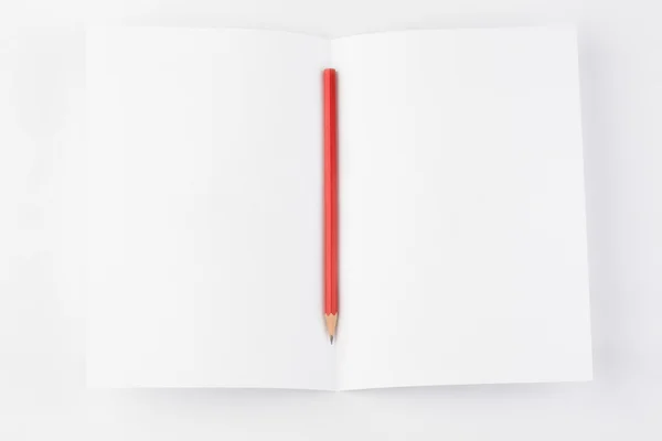 Arkusz i ołówek — Zdjęcie stockowe
