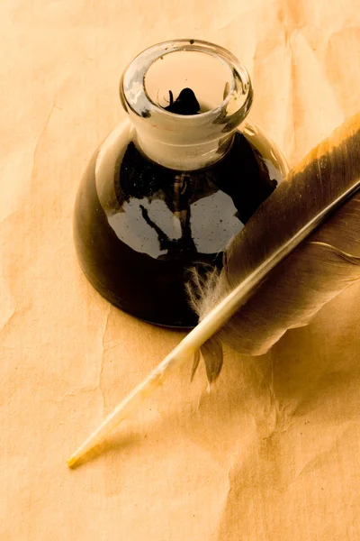 Botella de pluma y tinta —  Fotos de Stock