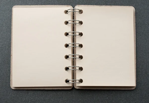 Σημειωματάριο που απομονώνονται σε γκρι — Φωτογραφία Αρχείου