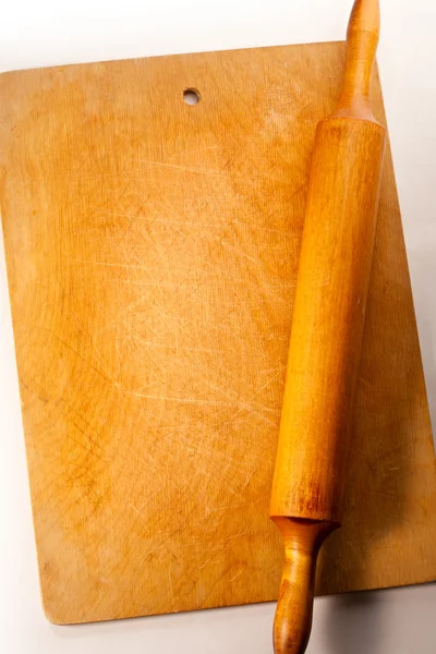 Rolling pin et planche à pain en bois — Photo