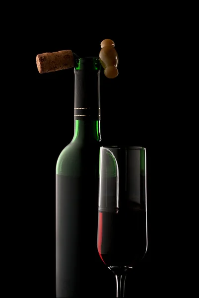 Butelka i kieliszek wina — Zdjęcie stockowe