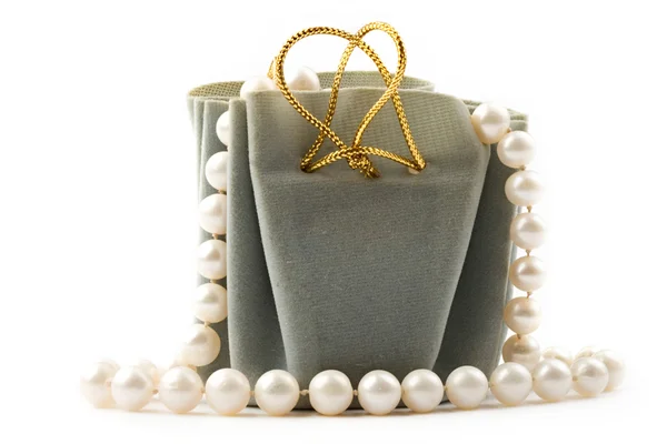 Caja de regalo y perla — Foto de Stock