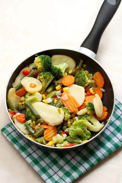 Жареные овощи — стоковое фото