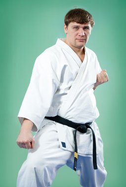 kimono içinde karate ustası