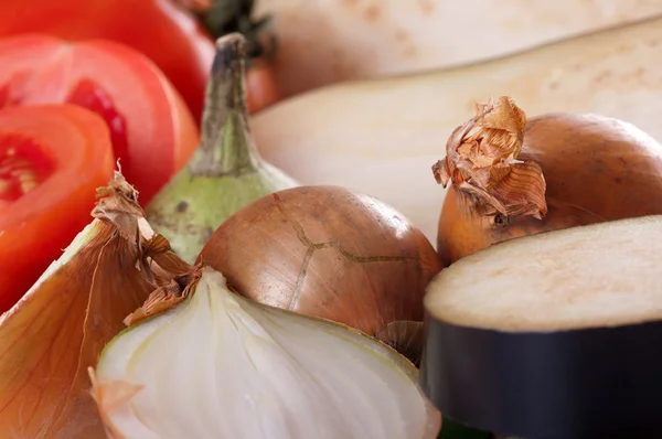 Vegetable onions, tomatos and eggplant. — Stock Photo, Image