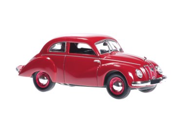 IFA f9 Sedan kırmızı.