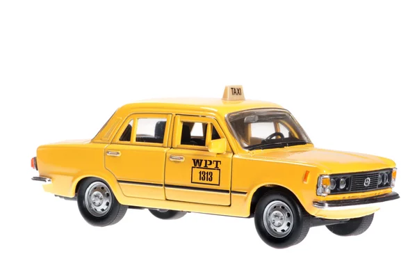 Das gelbe taxi alt fiat 125p. — Stockfoto