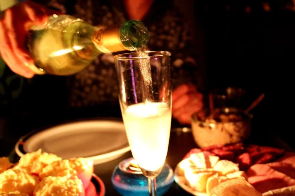 Kabarcıklı kadeh şampanya — Stok fotoğraf