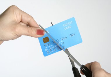 kredi kartı makasla kesme