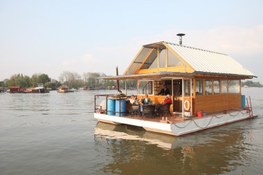 House boat clipart