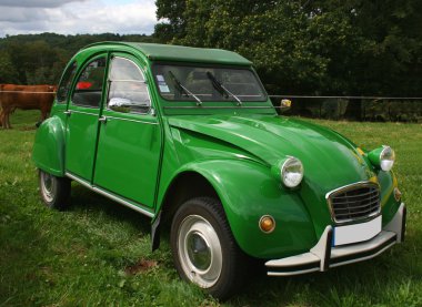 Yeşil citroen 2 cv