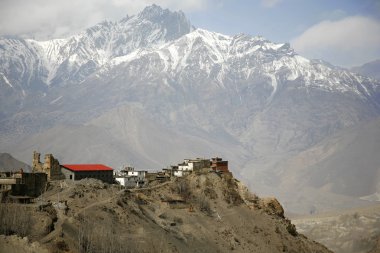 görüntülemek jharkot Köyü ve çevresindeki dağlardan muktinath, annapurna