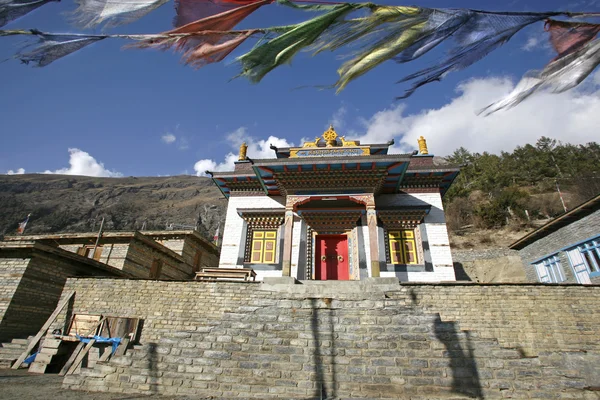 Monastère dans le pisang supérieur, annapurna, nepal — Photo