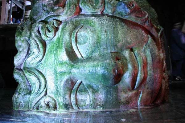 Medusa head in yerebatan cistern, istanbul, turkey — Stock Photo, Image
