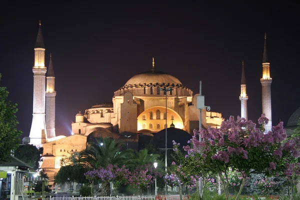 Aya sofia basilica la nuit, sultanhamet, istanbul, dinde — Photo