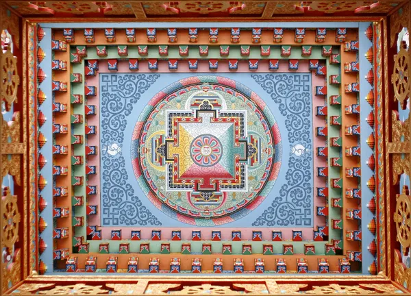 Mandala tibétain peint sur plafond monestery, Upper Pisang, Népal — Photo