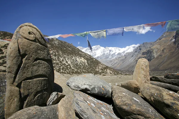 Pierres de prière mani tibétain, annapurna, nepal — Photo
