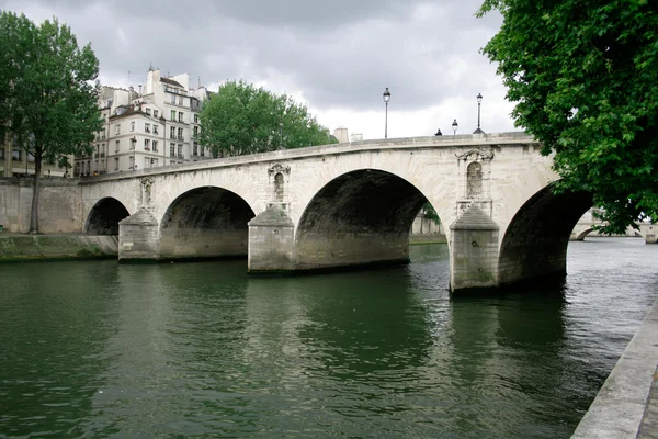 Brücke in Paris — Stockfoto