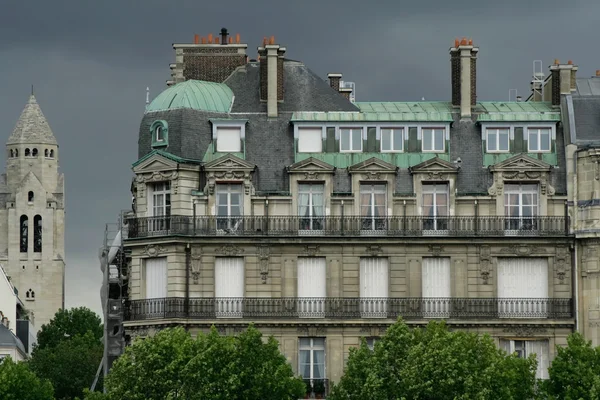 Residential building paris — Stock Photo, Image