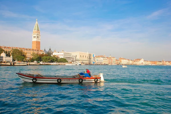 Rybář v Benátkách — Stock fotografie