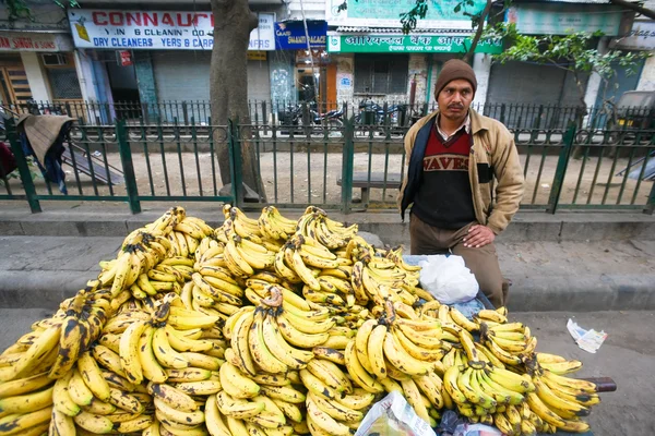 Straat verkoper-bananen — Stockfoto
