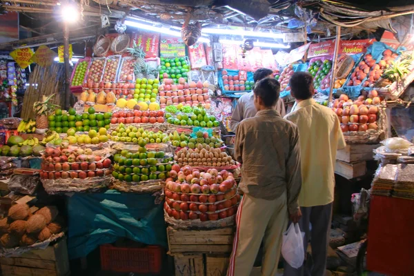 Owoce stoisko delhi — Zdjęcie stockowe