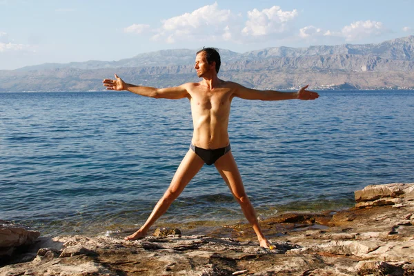 Yoga on beach — Stock Photo, Image