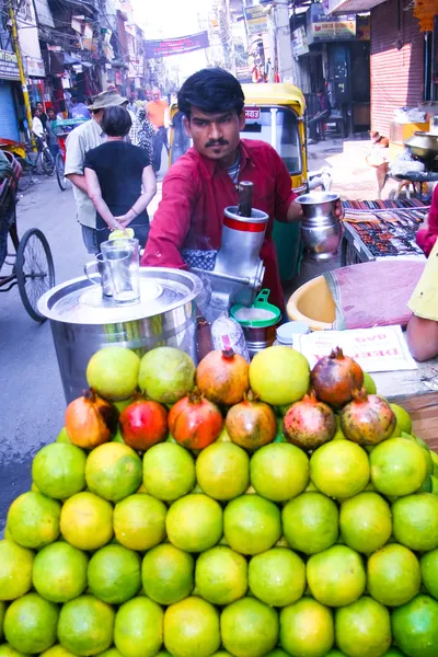 Frukt juice stall — Stockfoto