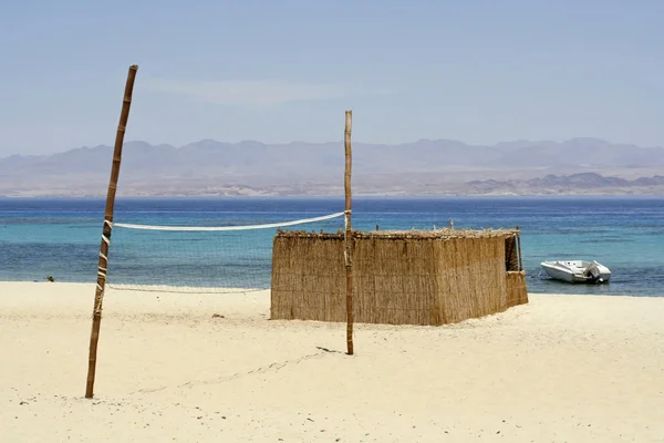 Chata trzcinowa na plaży, Morze Czerwone, Synaj, Egipt — Zdjęcie stockowe