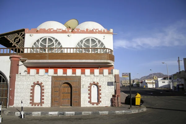House on corner of elmshraba street in dahab, red sea, sinai, egypt — Stock Photo, Image