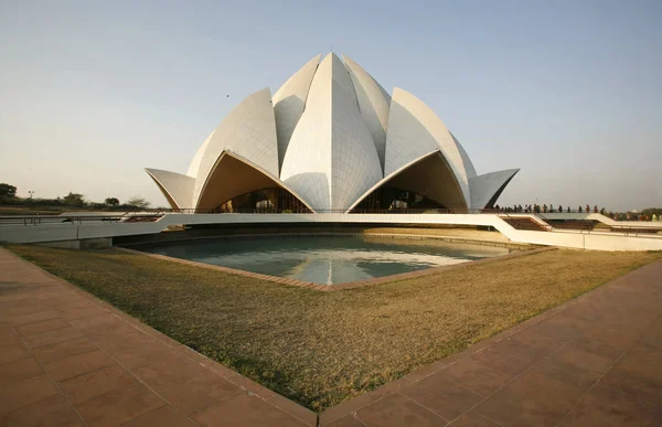 Templo de loto en la luz de la tarde, Delhi, la India — Foto de Stock