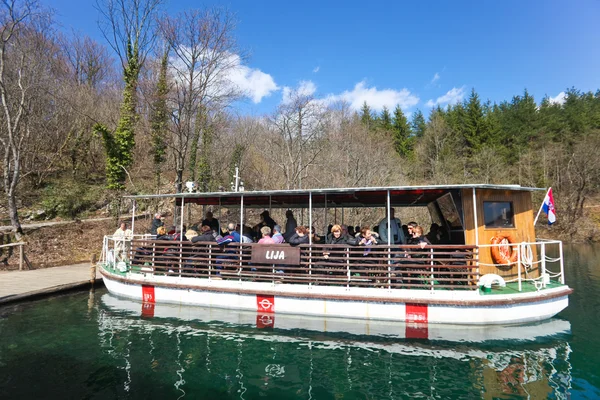 Boat at plitvice national park — Stock Photo, Image