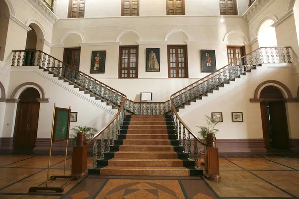 Palácio escada interior — Fotografia de Stock