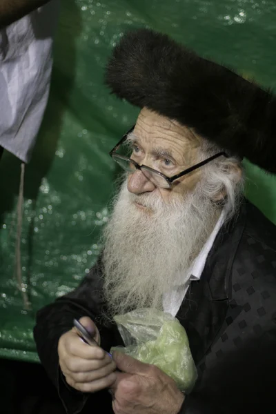 Vecchio pellegrino Lag Baomer con barba durante i festeggiamenti . — Foto Stock