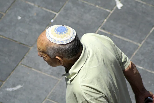 Muž nosí židovské kippa, Jeruzalém, Izrael — Stock fotografie
