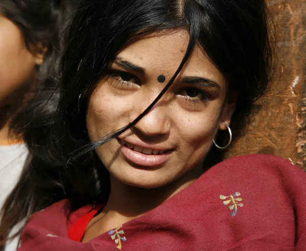 Jeune nepali femme, annapurna, nepal — Photo
