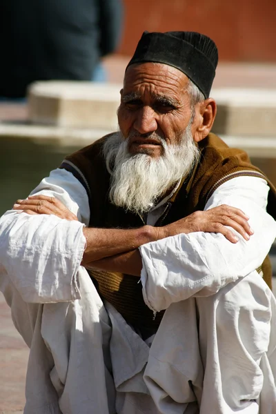 Stary człowiek w Muzułmanin — Zdjęcie stockowe