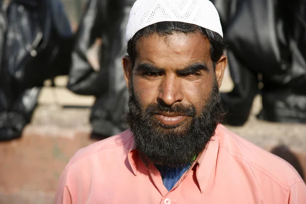 Retrato de homem muçulmano em Jama Masjid, Delhi, Índia — Fotografia de Stock