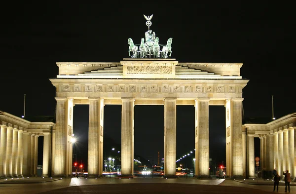Brandenburger tor verlicht — Stockfoto