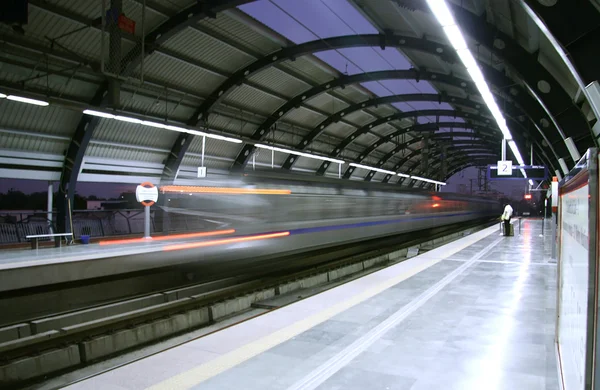 Metra bzykać stacji, delhi, Indie — Zdjęcie stockowe