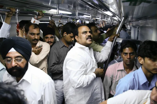 Delhi passeggeri della metropolitana — Foto Stock