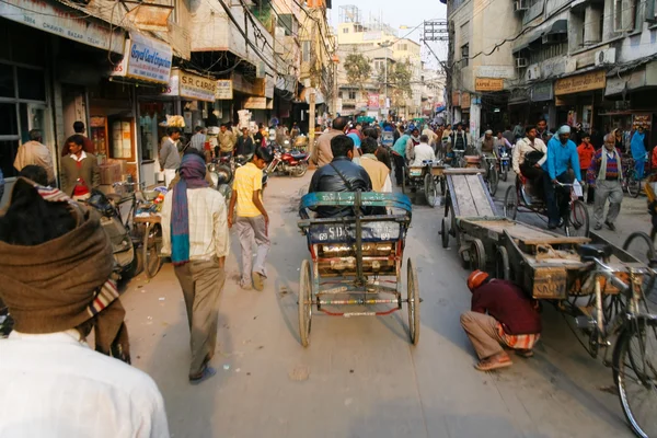 Drukke straat in delhi — Stockfoto