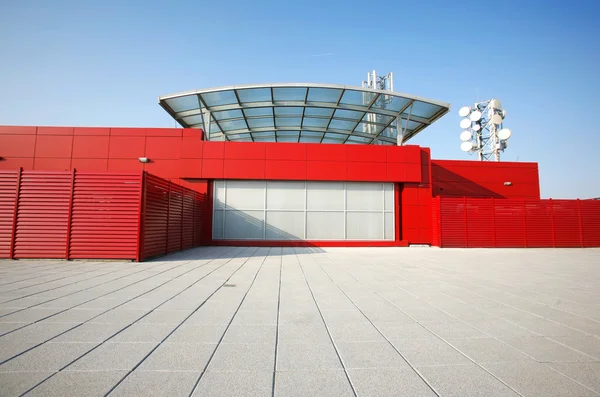 Röd byggnad perspektiv — Stockfoto