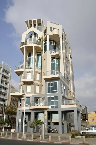 Здание в стиле гауди в Тель-Авиве — стоковое фото