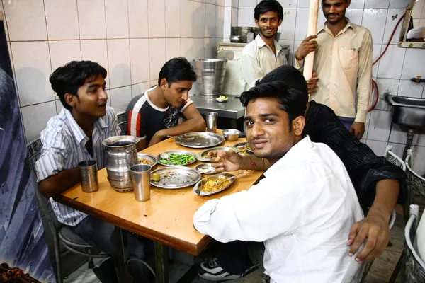 Индийский ресторан — стоковое фото