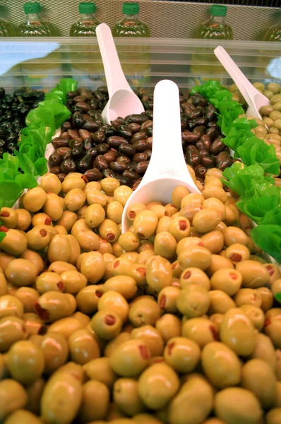 Stuffed olives on sale in market — Stock Photo, Image