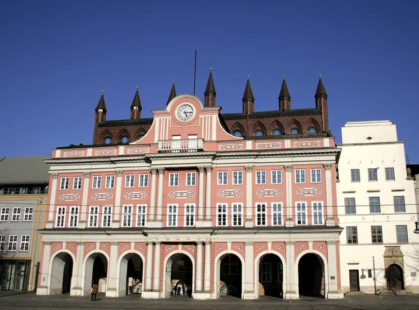 Pink townhall in rostock, germany — Stock Photo, Image